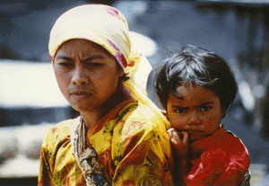Mother and chilkd in Java highlands
