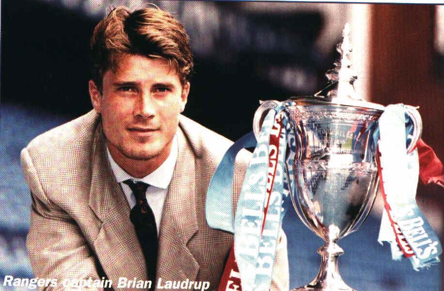 Ex Ger, Fans favourite Lord Laudrup shows off the ninth league championship trophy in a row!