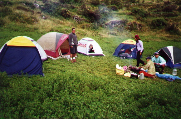 Campamento al pie de Cantamarca