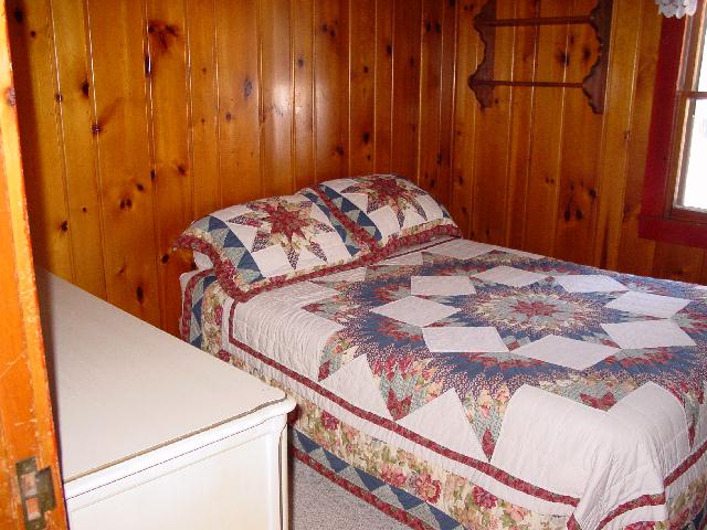 3rd Guest bedroom at Mike's Lake House