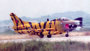 G.91R/3 5454 at Montijo BA6 in July 1987 -Tiger Meeting (L.Tavares)