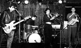 BB MK 1: (L-R)Stu Thomas, Del Davidson, Tatiana Pajo, Brian May. Live at the Punter's Club(R.I.P), Melbourne 1997.