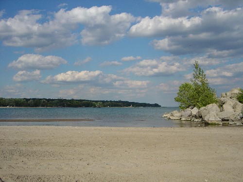 A view of Woodbine beach from end-to-end.