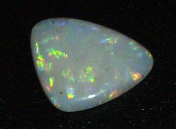 Precious opal, 3.28 cts